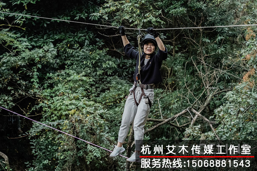 1631111741667389.jpg 攀登在半空中的小伙伴拍攝